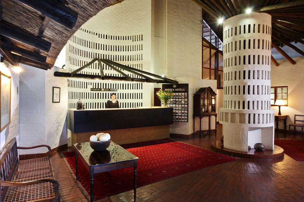 Protea Hotel By Marriott Oudtshoorn Riempie Estate Eksteriør bilde