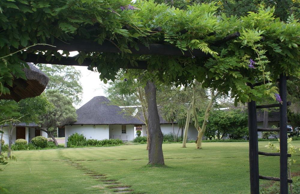 Protea Hotel By Marriott Oudtshoorn Riempie Estate Eksteriør bilde