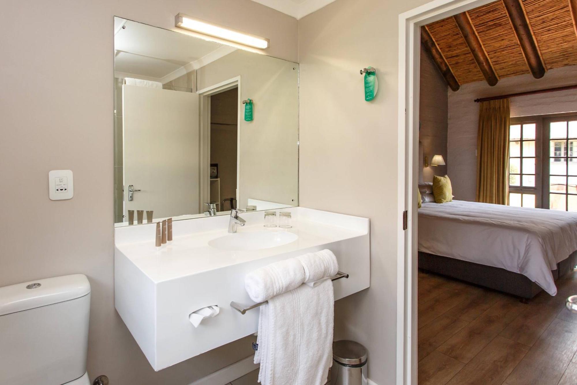 Protea Hotel By Marriott Oudtshoorn Riempie Estate Eksteriør bilde