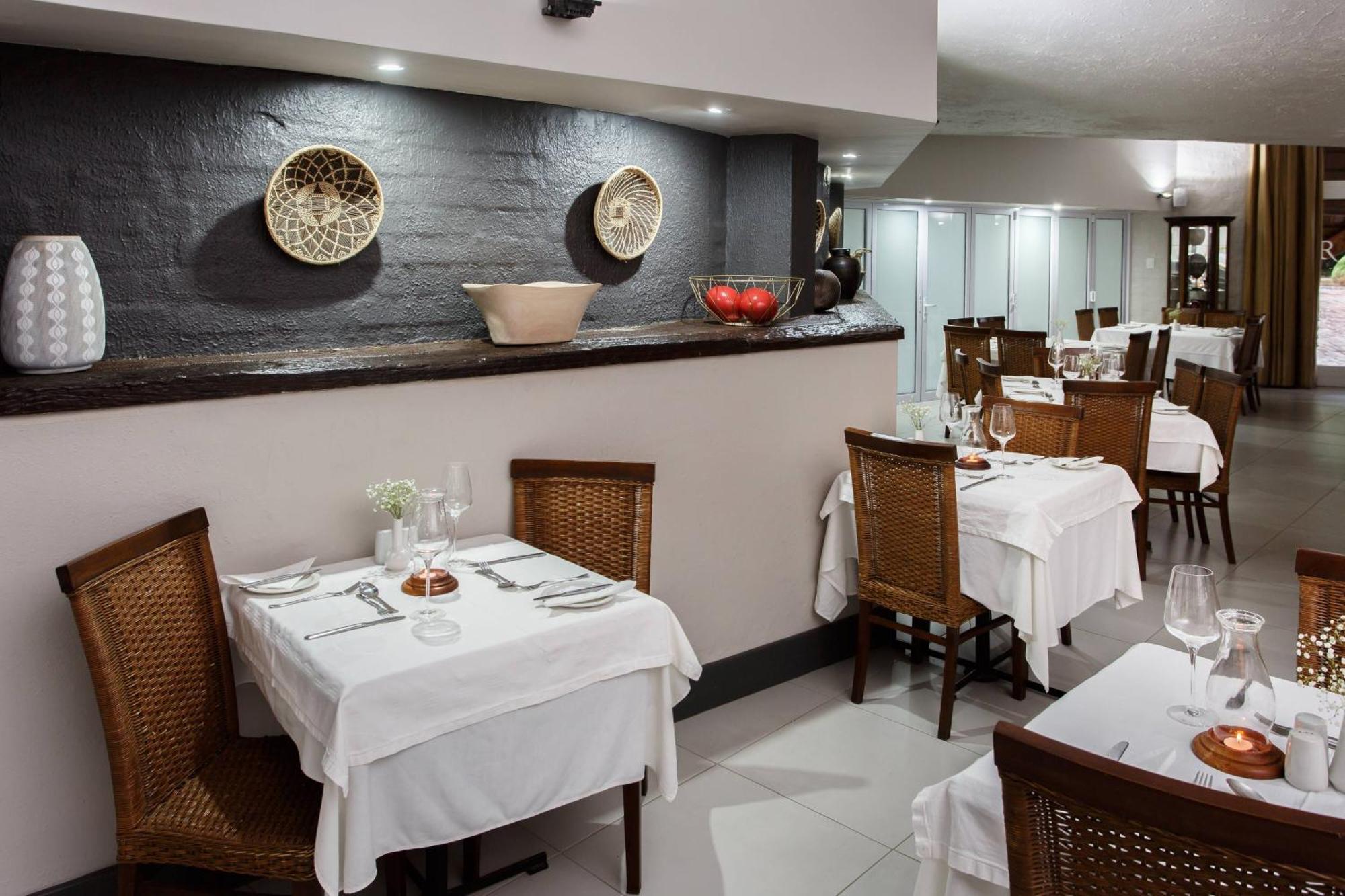 Protea Hotel By Marriott Oudtshoorn Riempie Estate Eksteriør bilde
