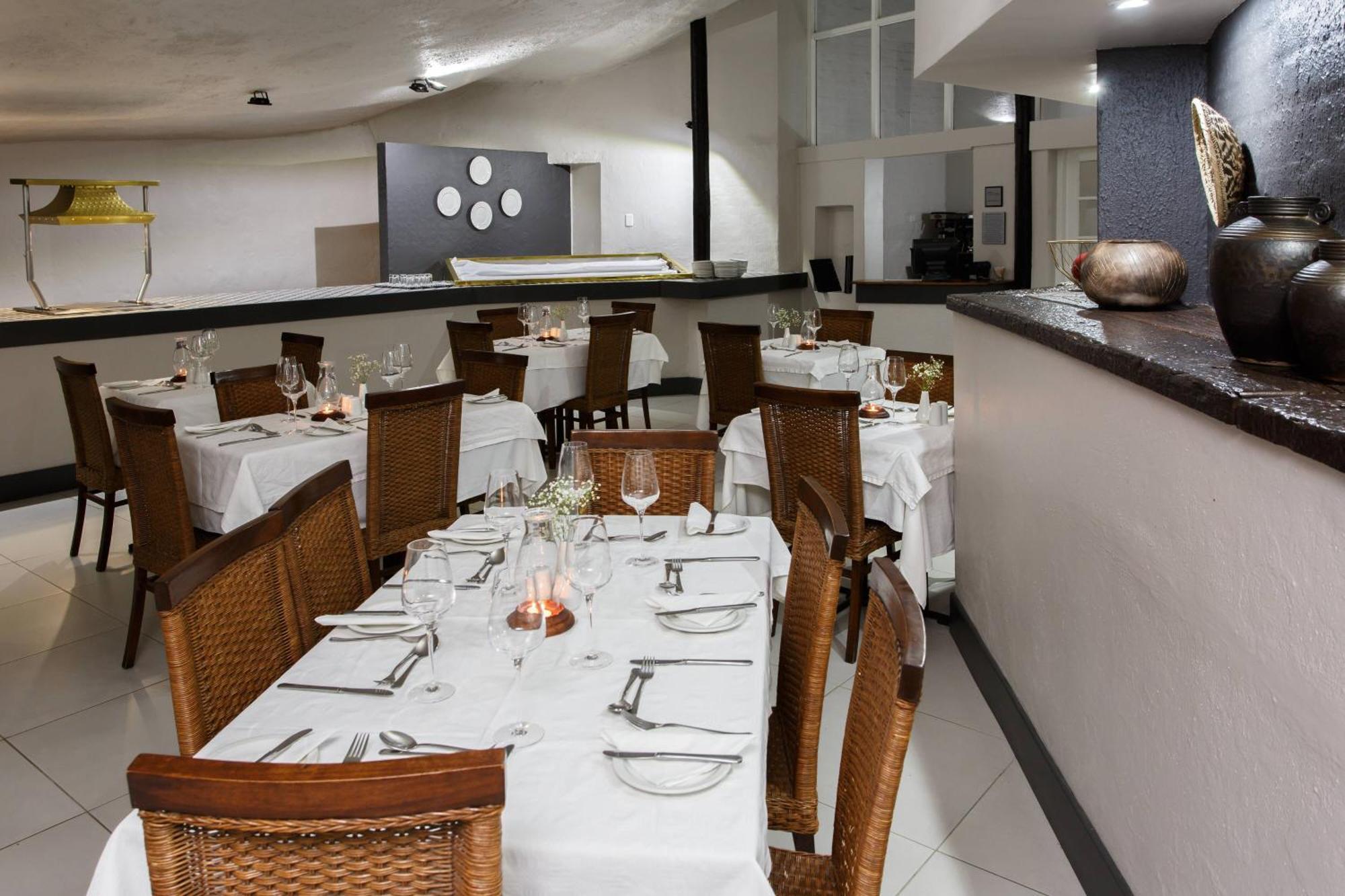Protea Hotel By Marriott Oudtshoorn Riempie Estate Eksteriør bilde