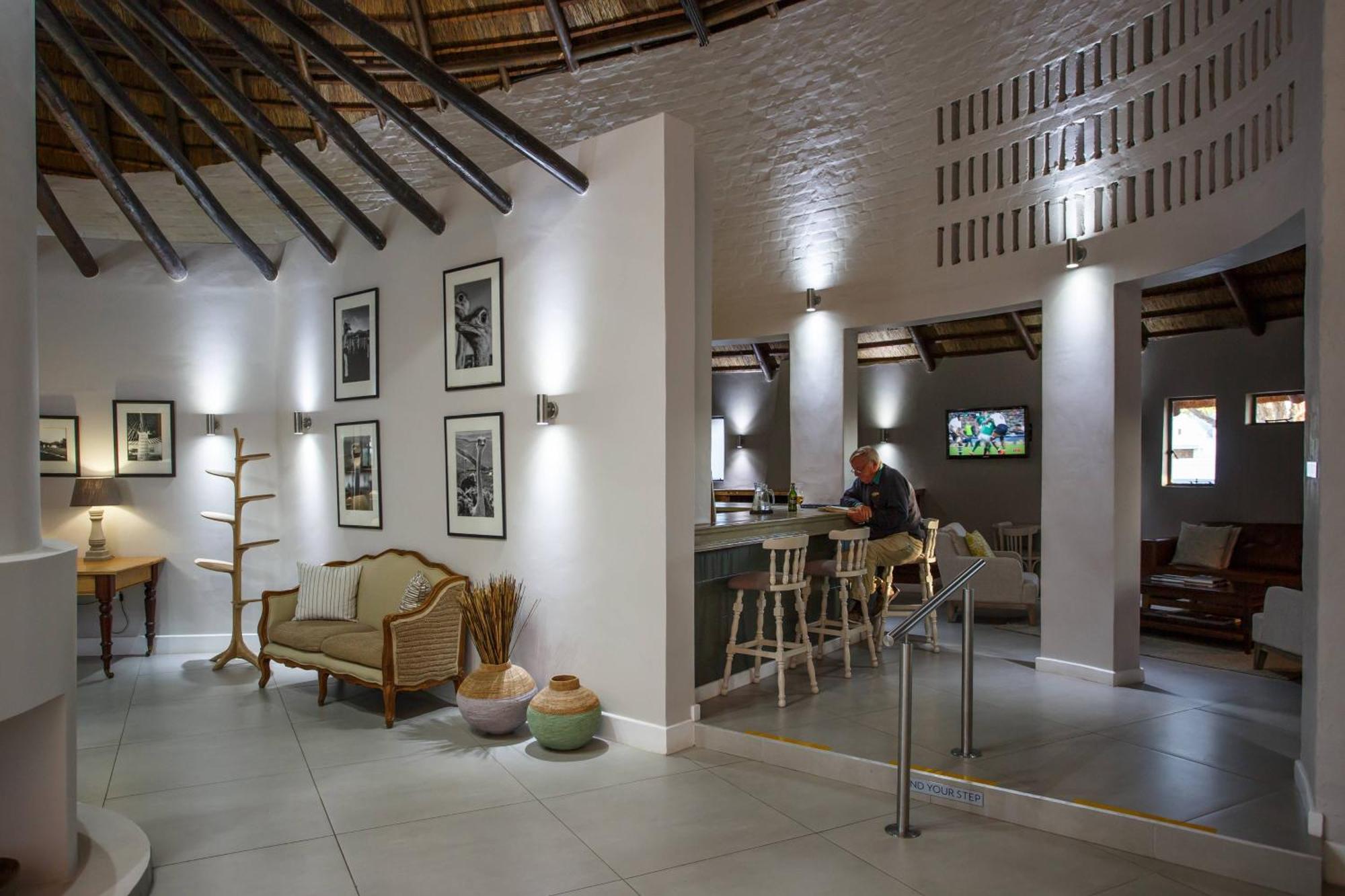 Protea Hotel By Marriott Oudtshoorn Riempie Estate Eksteriør bilde