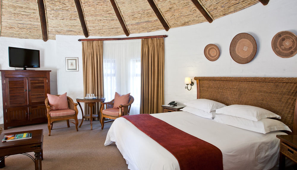 Protea Hotel By Marriott Oudtshoorn Riempie Estate Eksteriør bilde