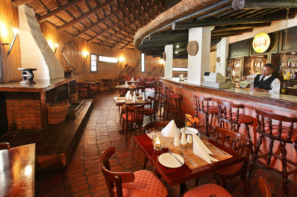 Protea Hotel By Marriott Oudtshoorn Riempie Estate Eksteriør bilde