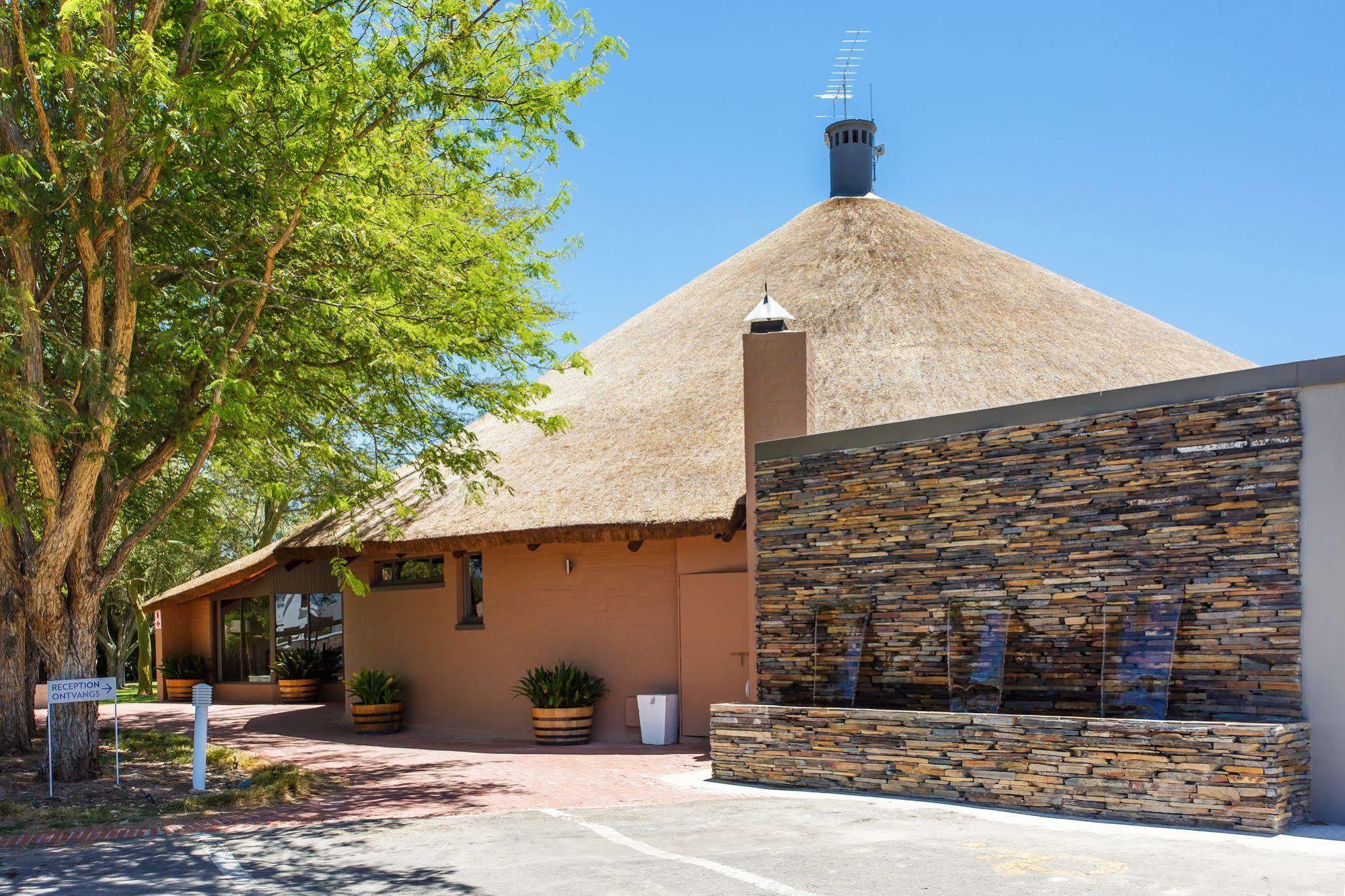Protea Hotel By Marriott Oudtshoorn Riempie Estate Eksteriør bilde