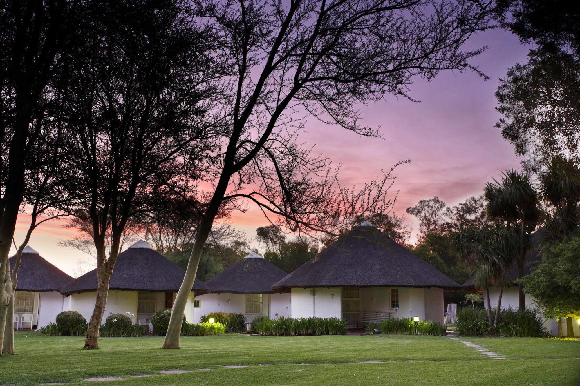 Protea Hotel By Marriott Oudtshoorn Riempie Estate Eksteriør bilde
