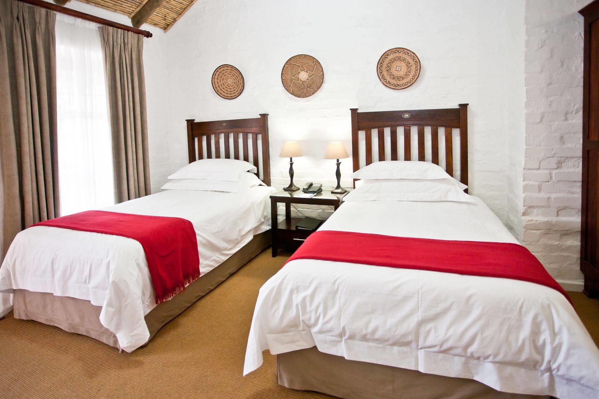 Protea Hotel By Marriott Oudtshoorn Riempie Estate Eksteriør bilde
