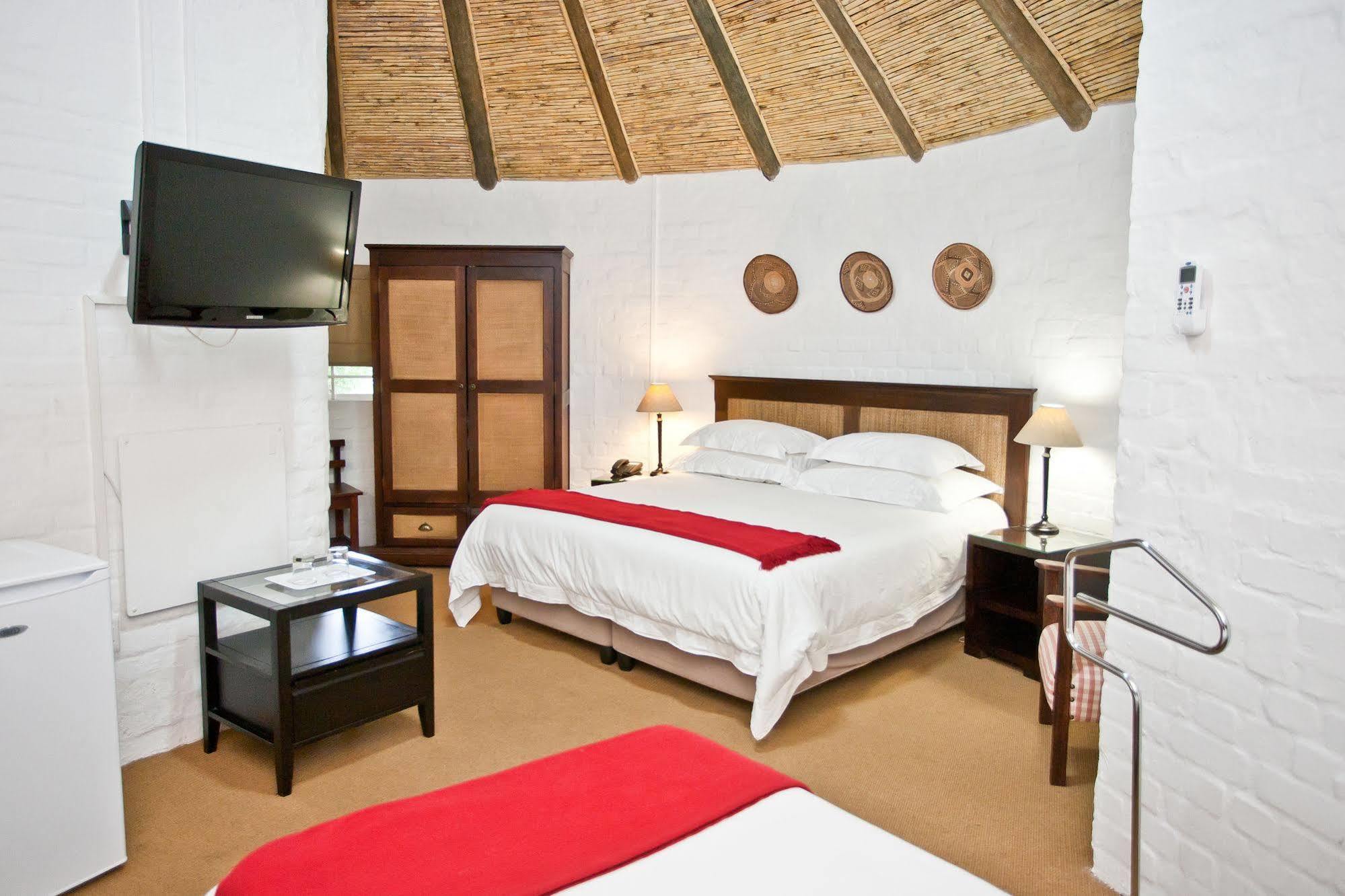 Protea Hotel By Marriott Oudtshoorn Riempie Estate Eksteriør bilde