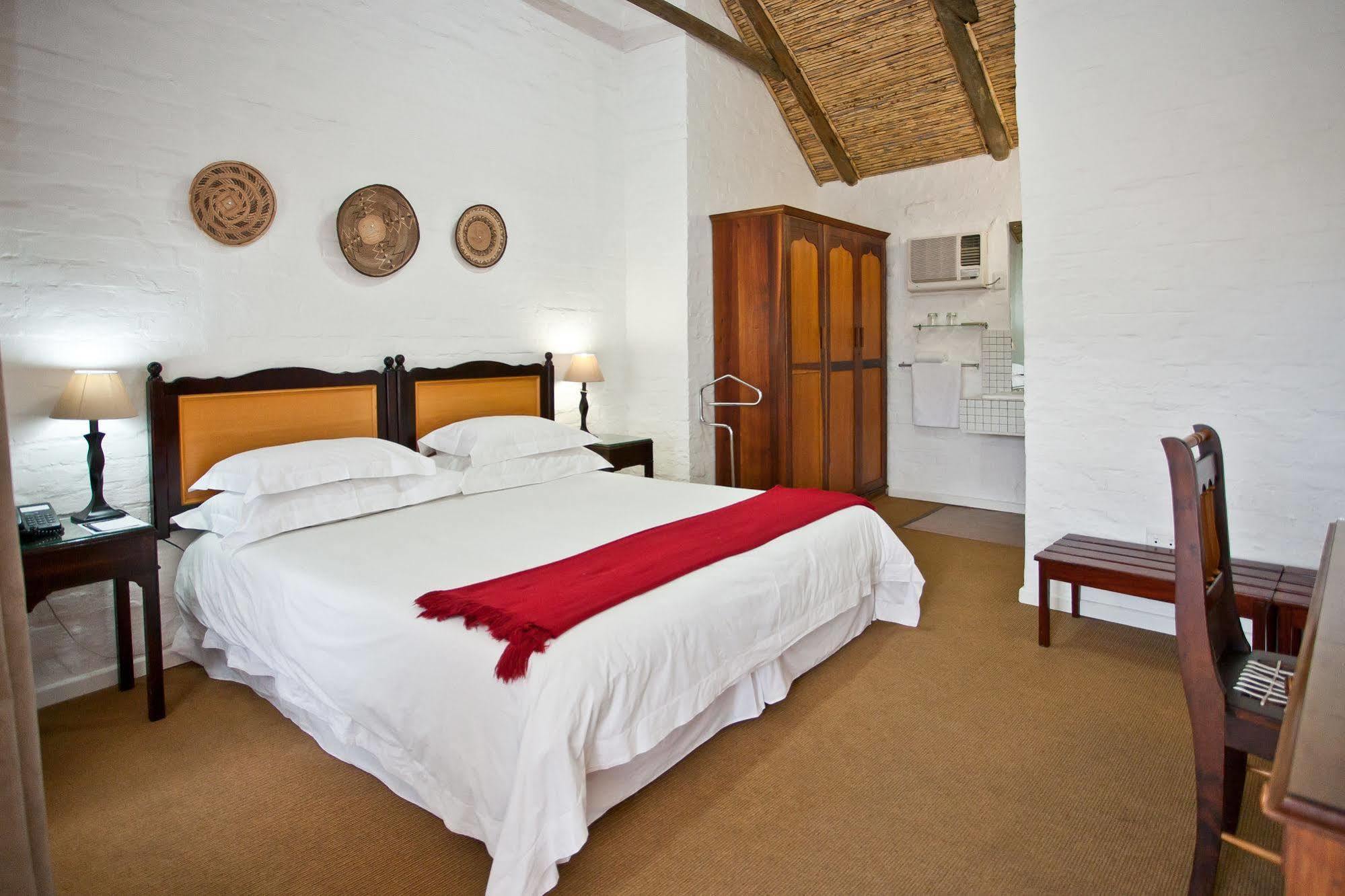 Protea Hotel By Marriott Oudtshoorn Riempie Estate Eksteriør bilde